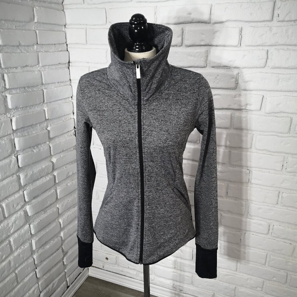 Kismet Ladies Size Medium Grey w/Black Trim Fleece Lined Fitted Exercise Jacket